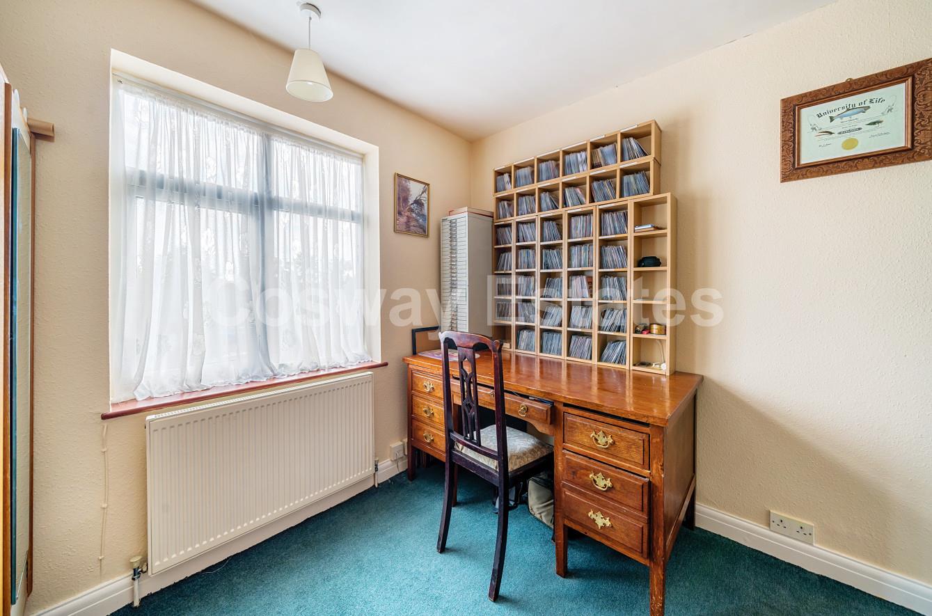 Pursley Road, London